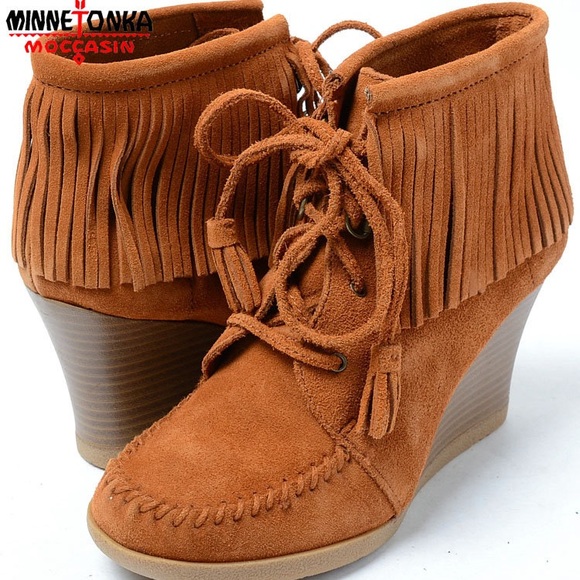 minnetonka wedge boots